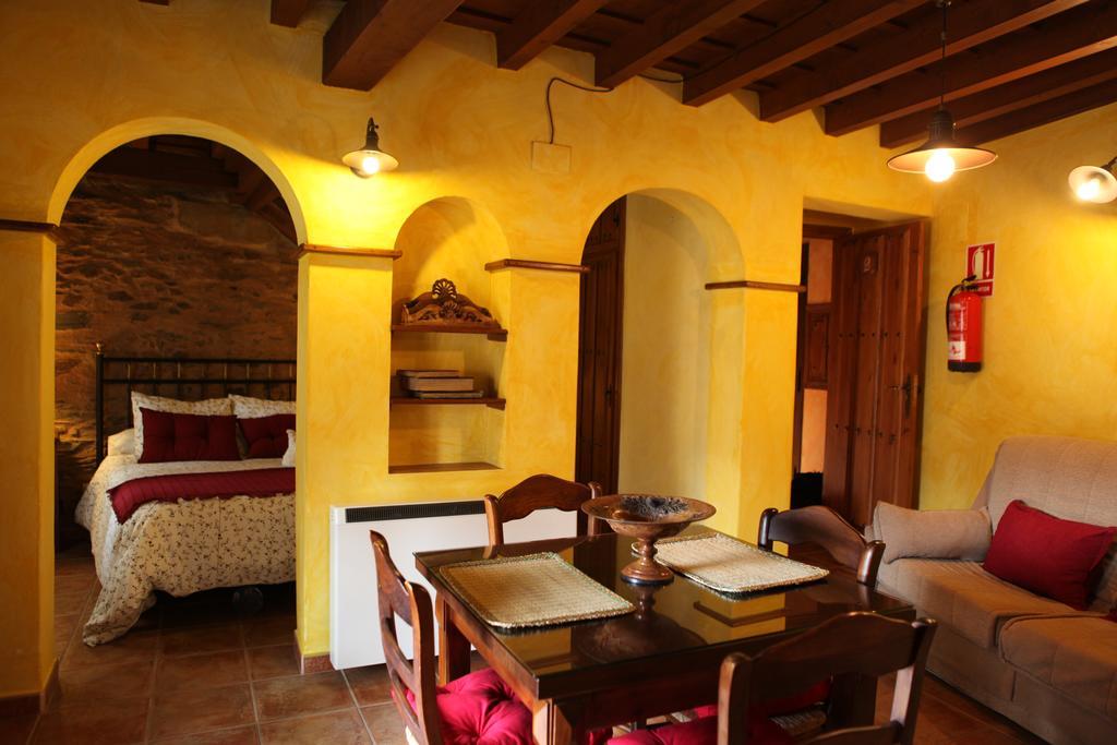 Apartamentos Rurales La Solana Robledillo De Gata Extérieur photo
